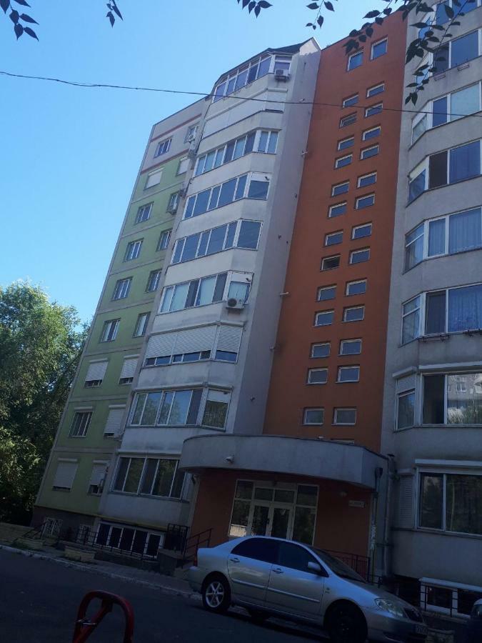 Large 2-Bedroom Apartament In The Center Кишинёв Экстерьер фото