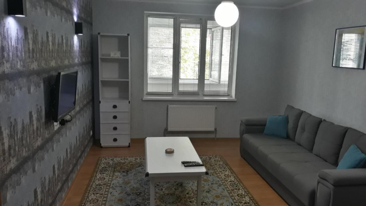 Large 2-Bedroom Apartament In The Center Кишинёв Экстерьер фото